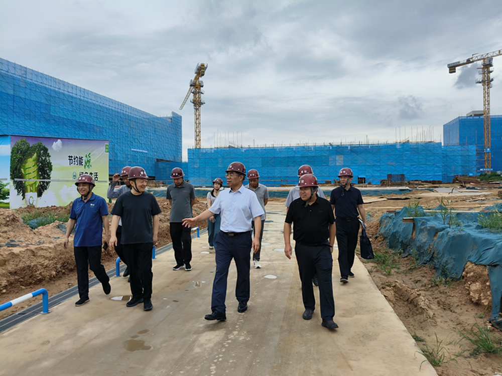 集團公司黨委書記、董事長汪洋到六十七高級中學(xué)項目調(diào)研項目建設(shè)工作